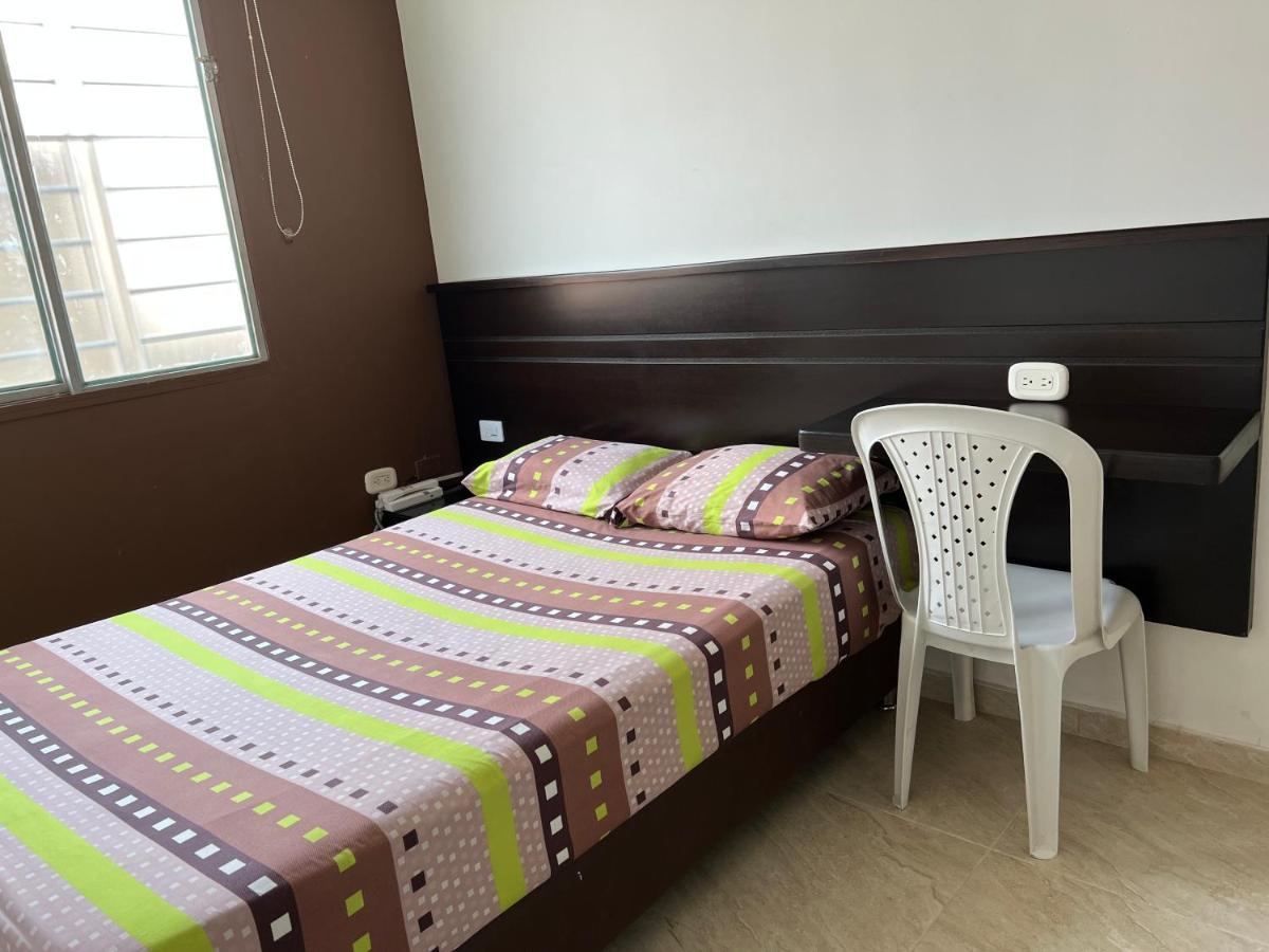Hotel Marialu Ocaña Zewnętrze zdjęcie