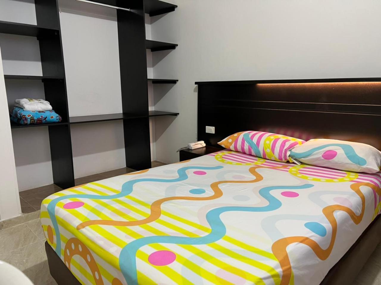 Hotel Marialu Ocaña Zewnętrze zdjęcie