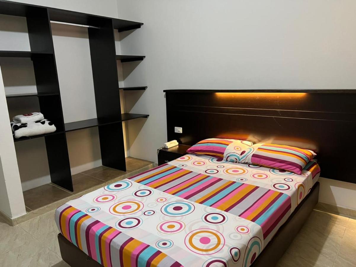 Hotel Marialu Ocaña Zewnętrze zdjęcie