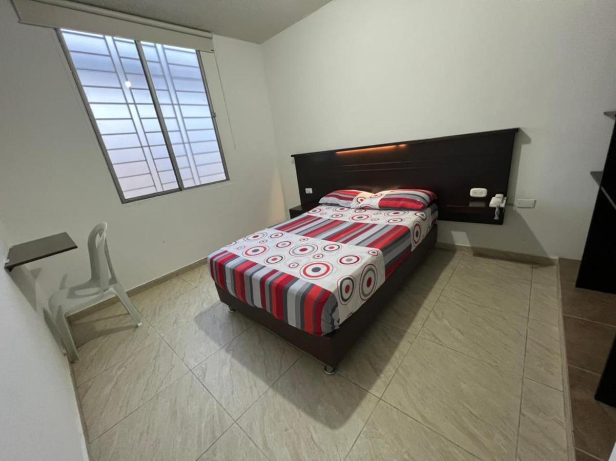 Hotel Marialu Ocaña Zewnętrze zdjęcie