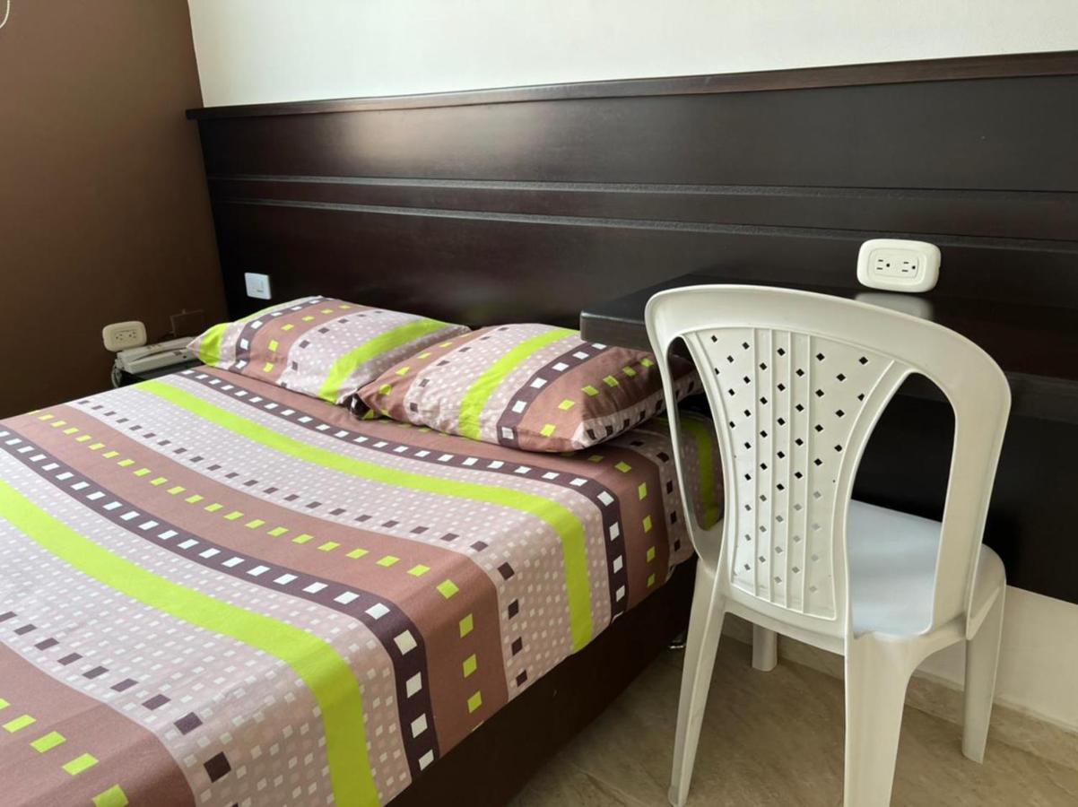 Hotel Marialu Ocaña Zewnętrze zdjęcie