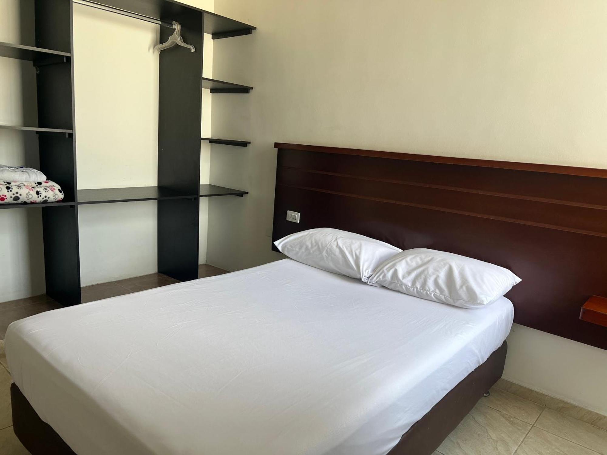 Hotel Marialu Ocaña Zewnętrze zdjęcie