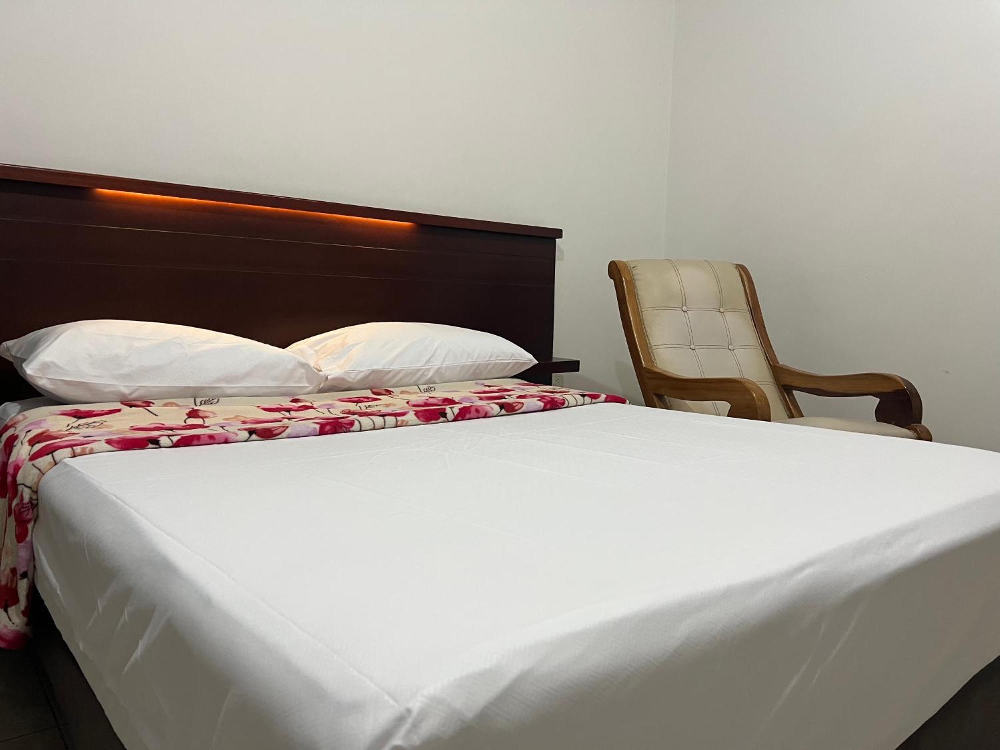 Hotel Marialu Ocaña Zewnętrze zdjęcie