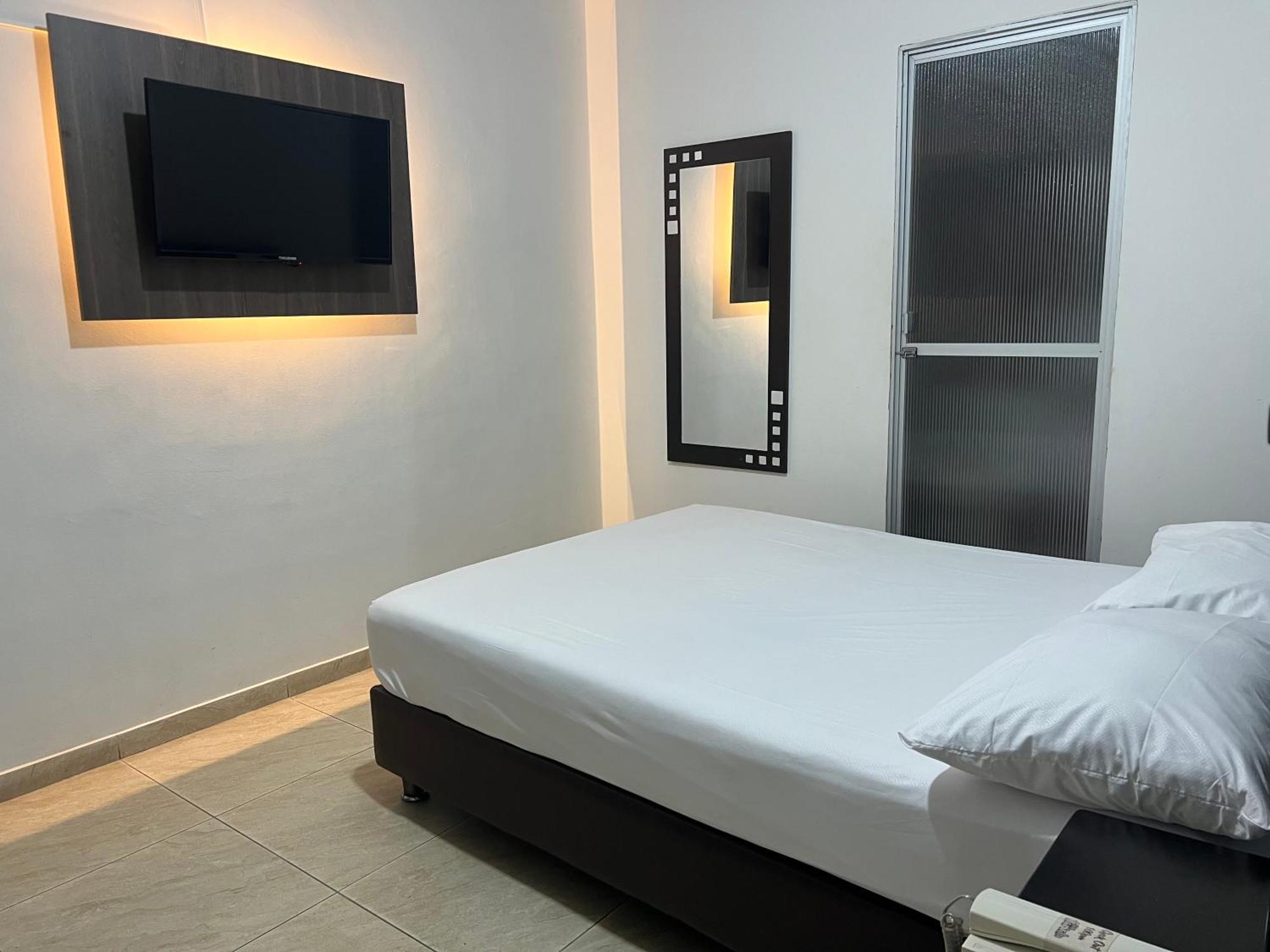 Hotel Marialu Ocaña Zewnętrze zdjęcie