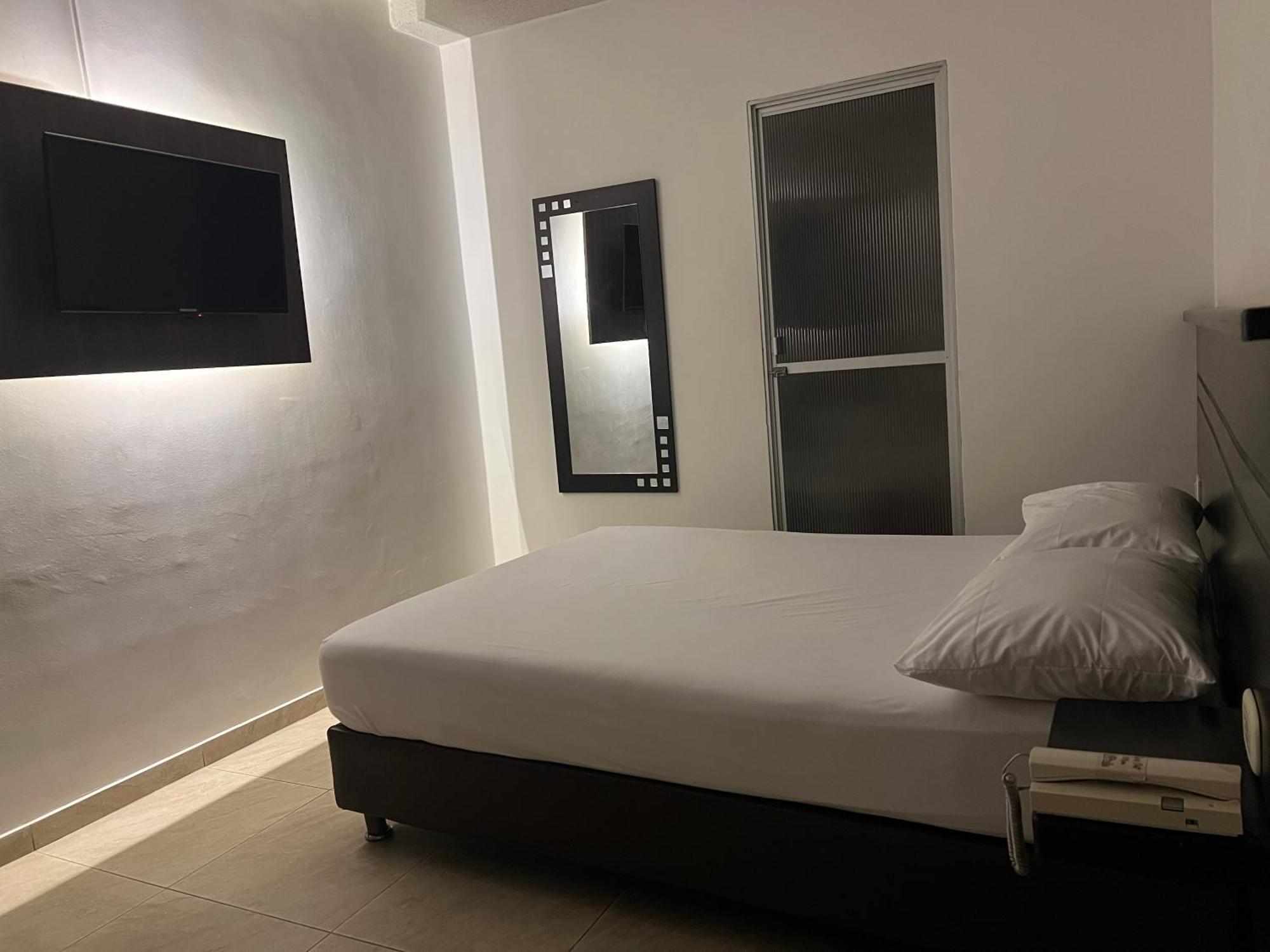 Hotel Marialu Ocaña Zewnętrze zdjęcie