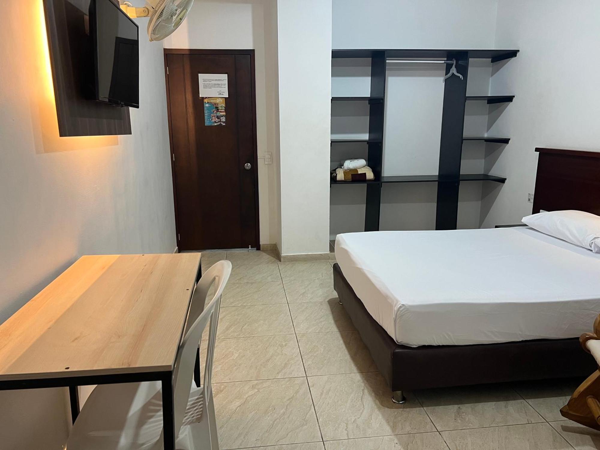 Hotel Marialu Ocaña Zewnętrze zdjęcie